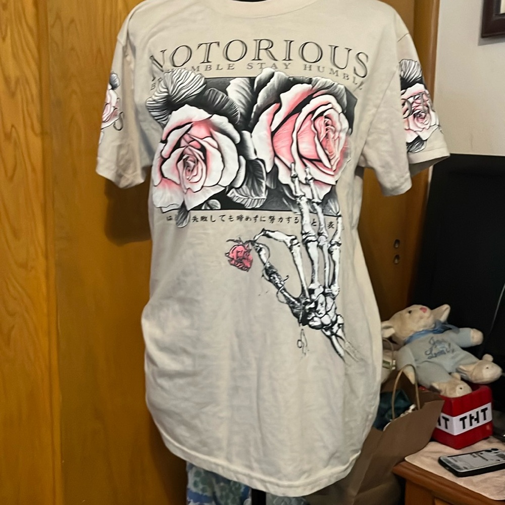 🎉 FINAL CLEARANCE 🎉$7 or 3 for $15🎉
🤎💛Fresh Laundry🧡🤎 T-Shirt💛🤎